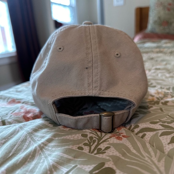 Beige cap - Picture 3 of 3